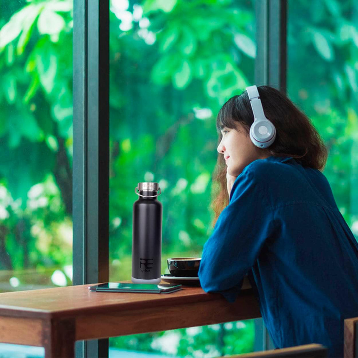 Stay Hydrated in Style: 25Oz Insulated Water Bottle with Straw, Bonus Lids, and Leak-Proof Design for Hot & Cold Beverages